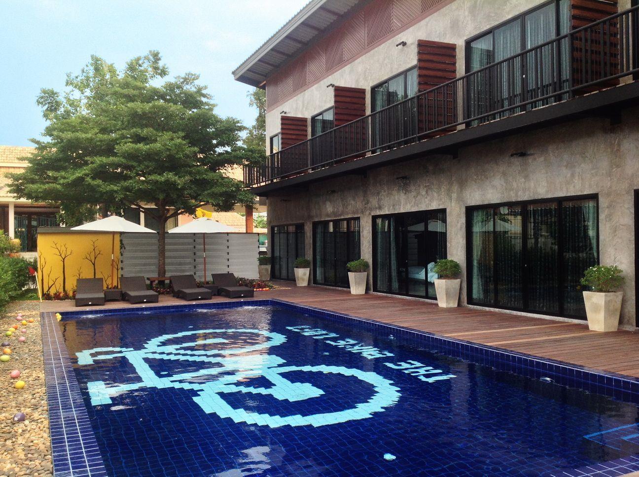 The Bike Loft Family Hostel Hua Hin Bagian luar foto
