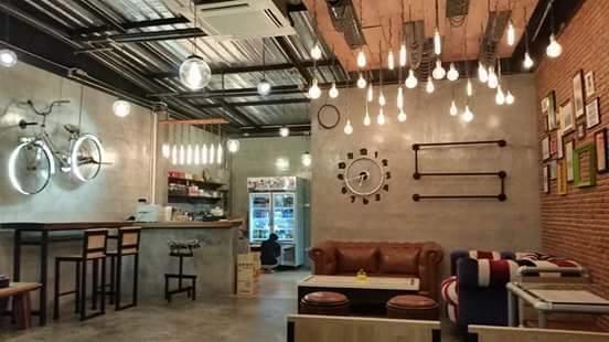 The Bike Loft Family Hostel Hua Hin Bagian luar foto