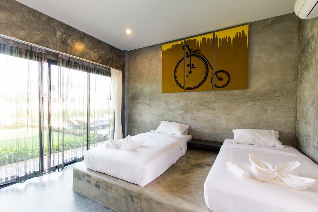 The Bike Loft Family Hostel Hua Hin Bagian luar foto