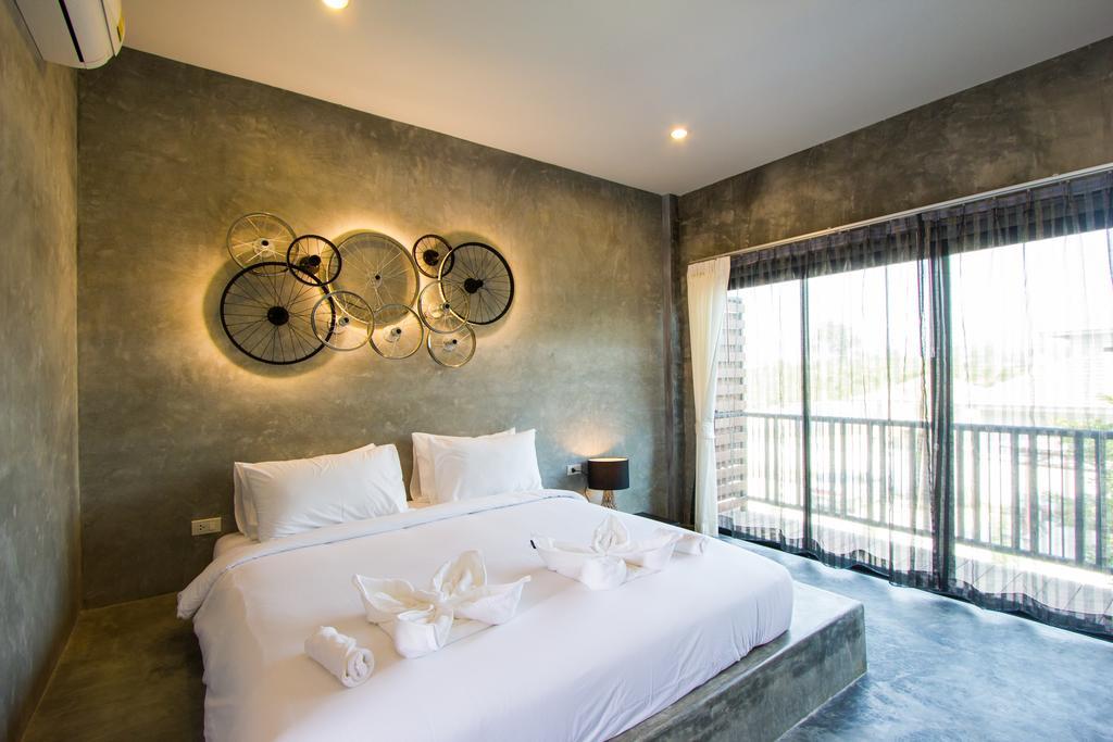 The Bike Loft Family Hostel Hua Hin Bagian luar foto