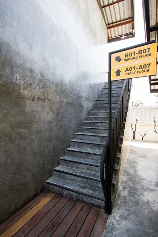 The Bike Loft Family Hostel Hua Hin Bagian luar foto