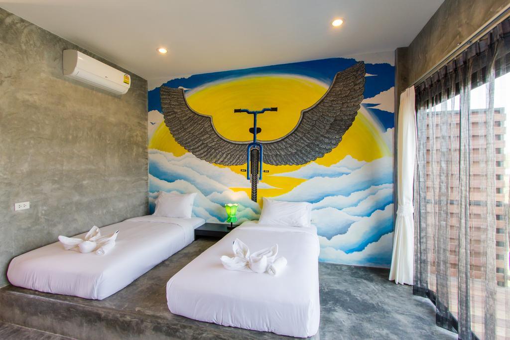 The Bike Loft Family Hostel Hua Hin Bagian luar foto