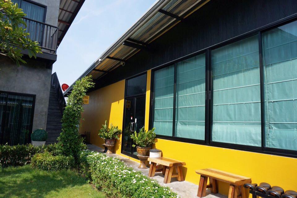 The Bike Loft Family Hostel Hua Hin Bagian luar foto