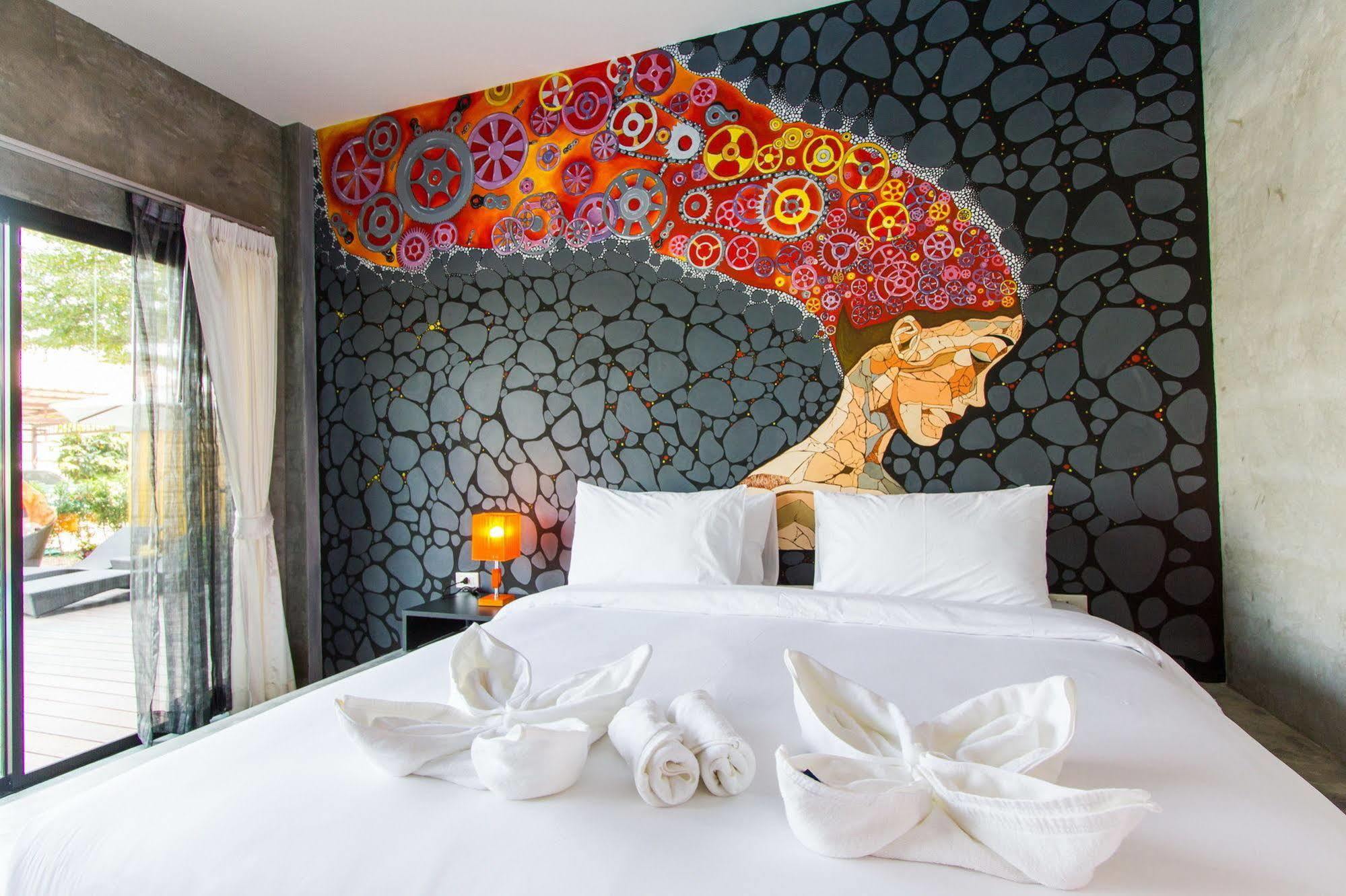The Bike Loft Family Hostel Hua Hin Bagian luar foto